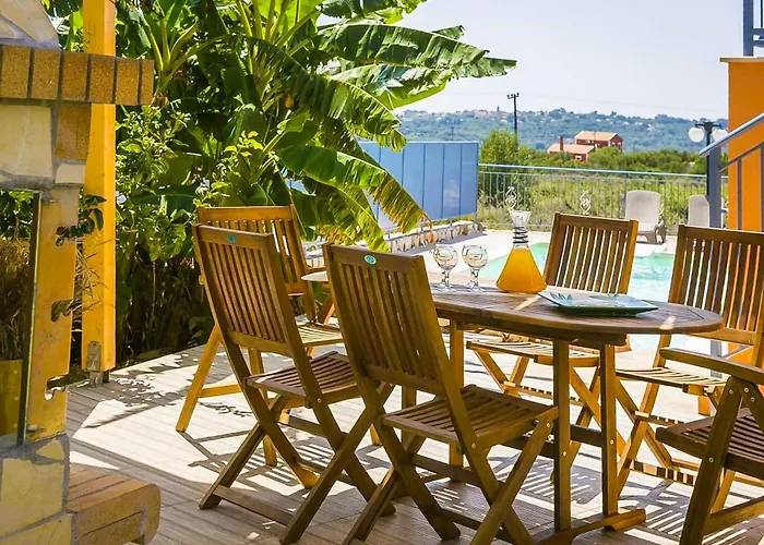 וילה Xenia Karavádhos